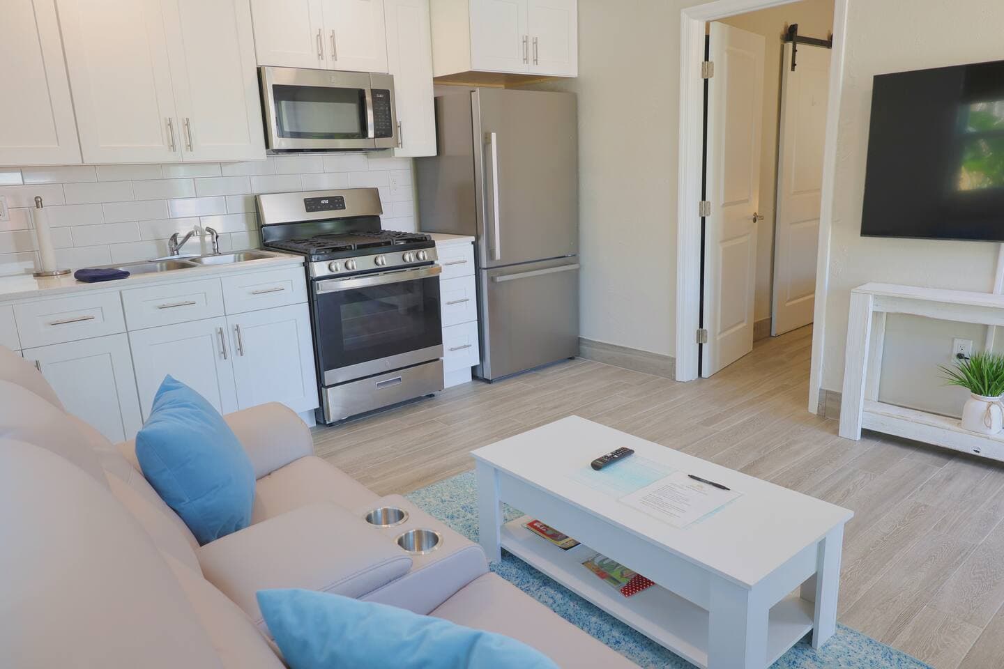 Paradise Bungalow, Walk To Beach, Flagler and more