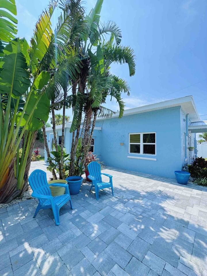 Paradise Cove Blue, Steps to Crawford Beach Ramp