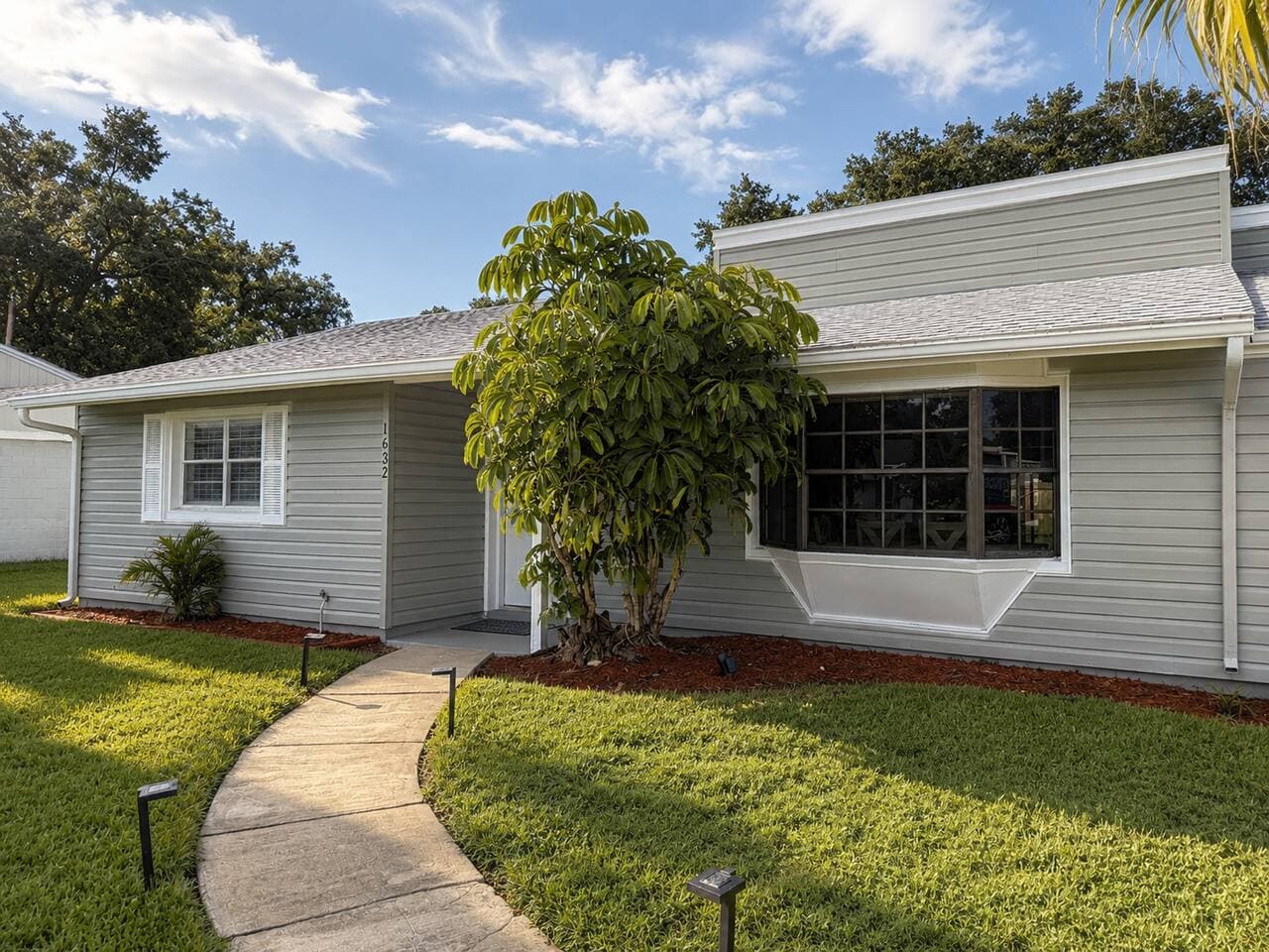 Honu Hideaway, Daytona Speedway, Sleeps 8