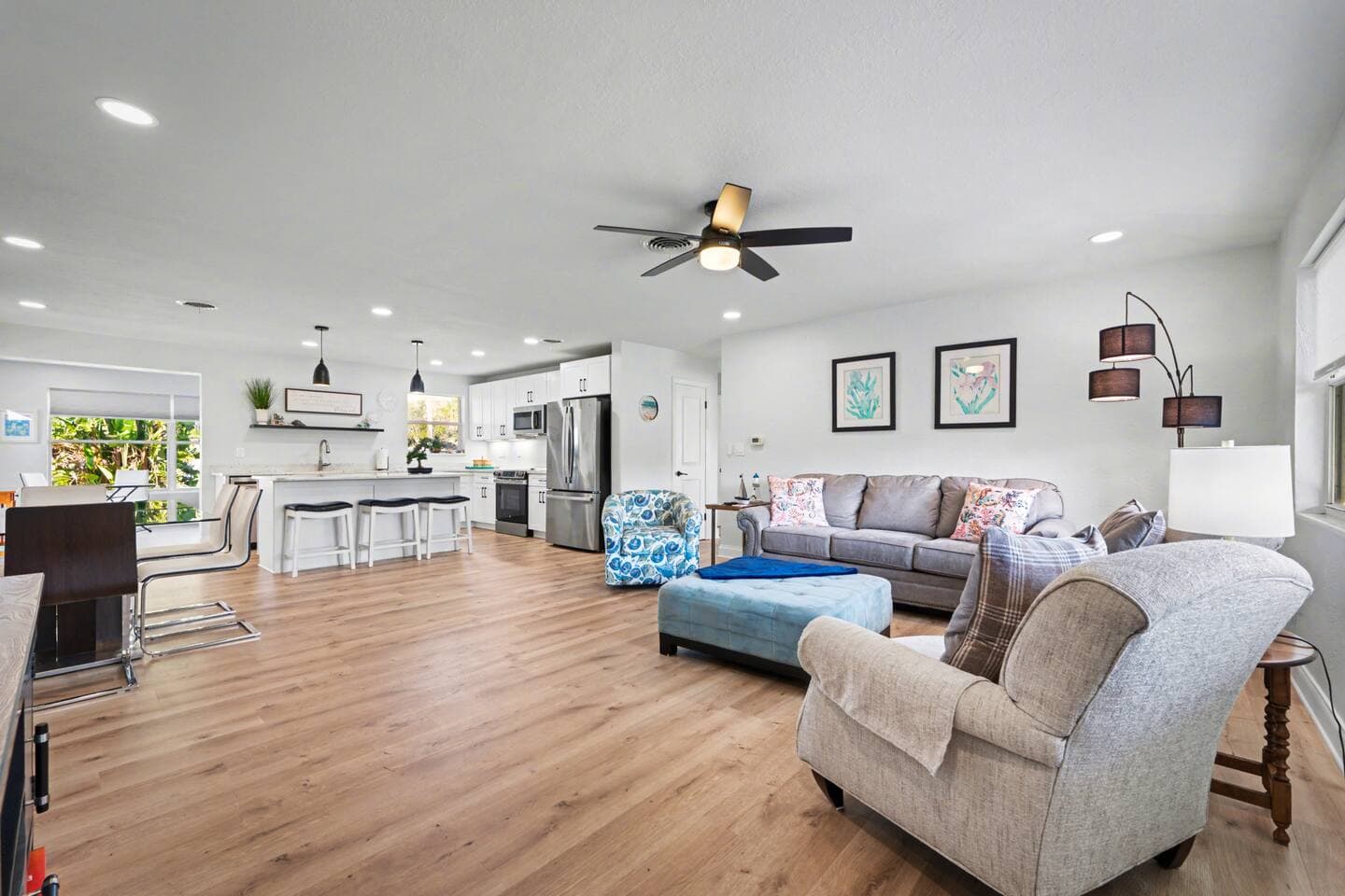 Coral Way Getaway, 3BR Home Walk to Beach